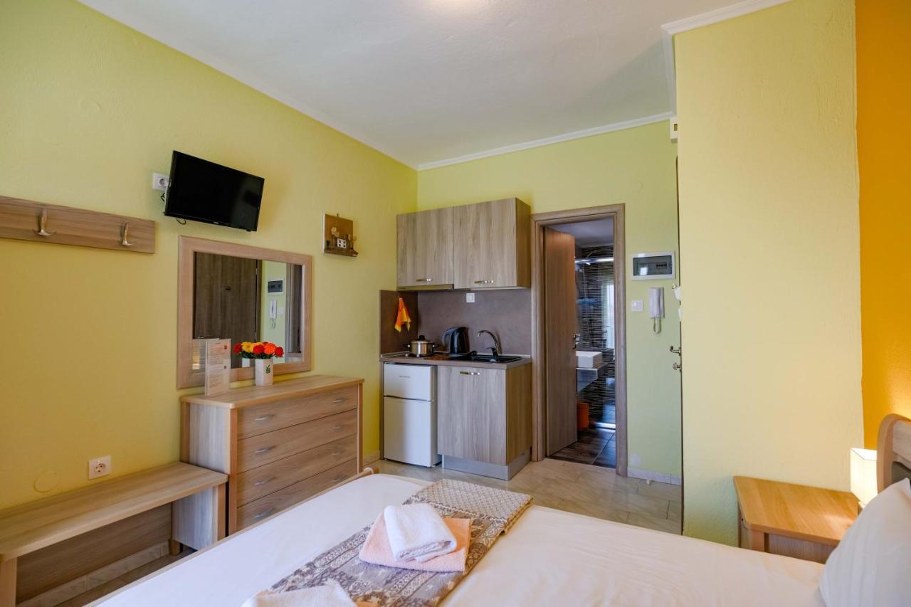 Dionisos Apartments Paralia Dionisiou Zewnętrze zdjęcie